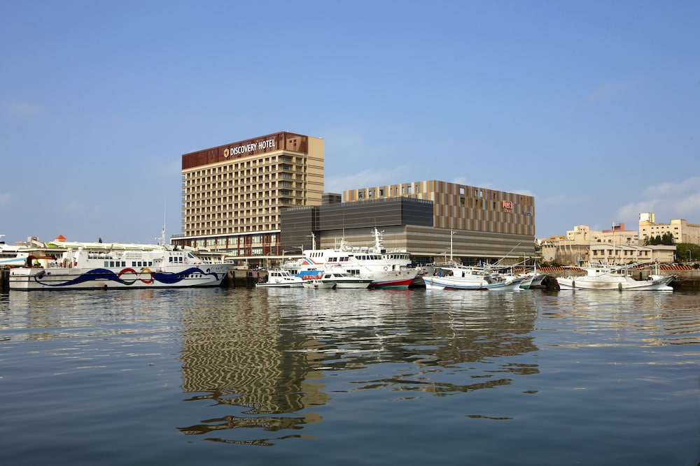 Discovery Hotel 62/65