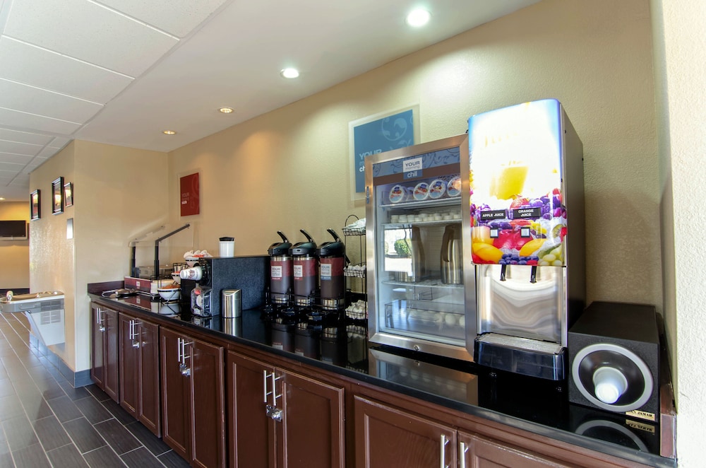 Clarion Pointe Apex - Holly Springs 22/43