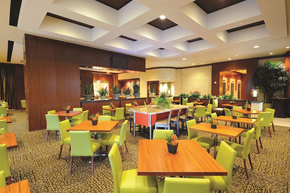 Embassy Suites by Hilton Houston Downtown 55/71