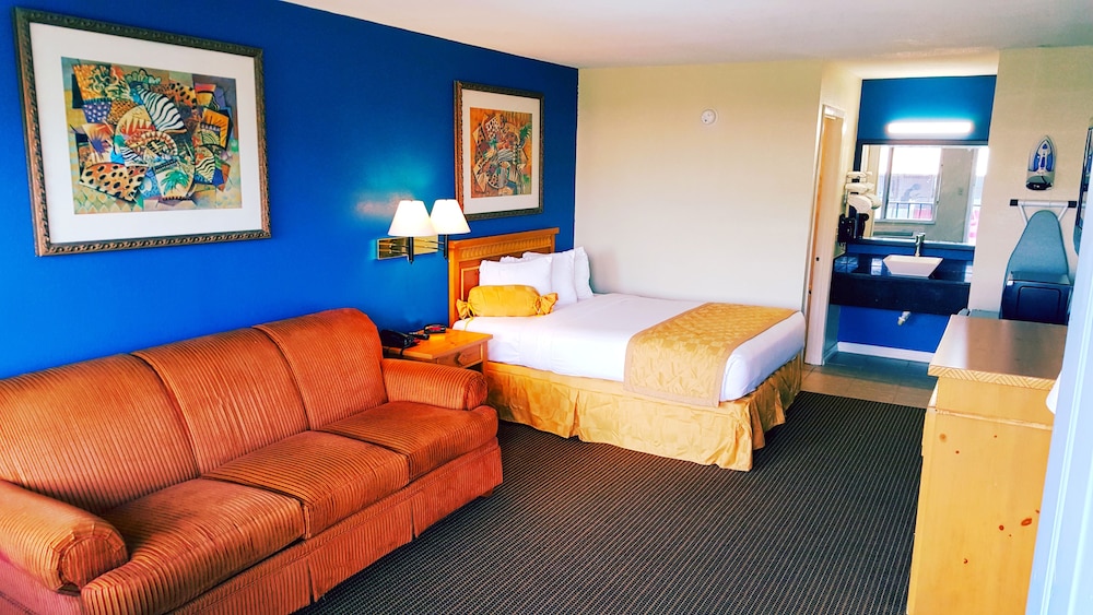 Red Roof Inn Kissimmee, FL 26/37