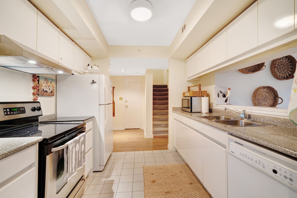 The Lodges At Blue Mountain Mountain Walk Condos 8/50