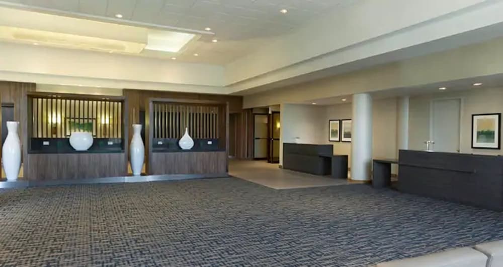 Hilton Toronto Airport Hotel & Suites 7/79