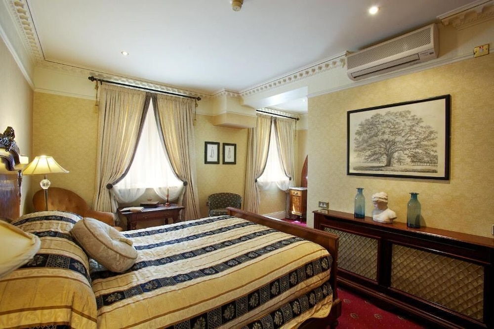 Arbutus Hotel Killarney 24/68