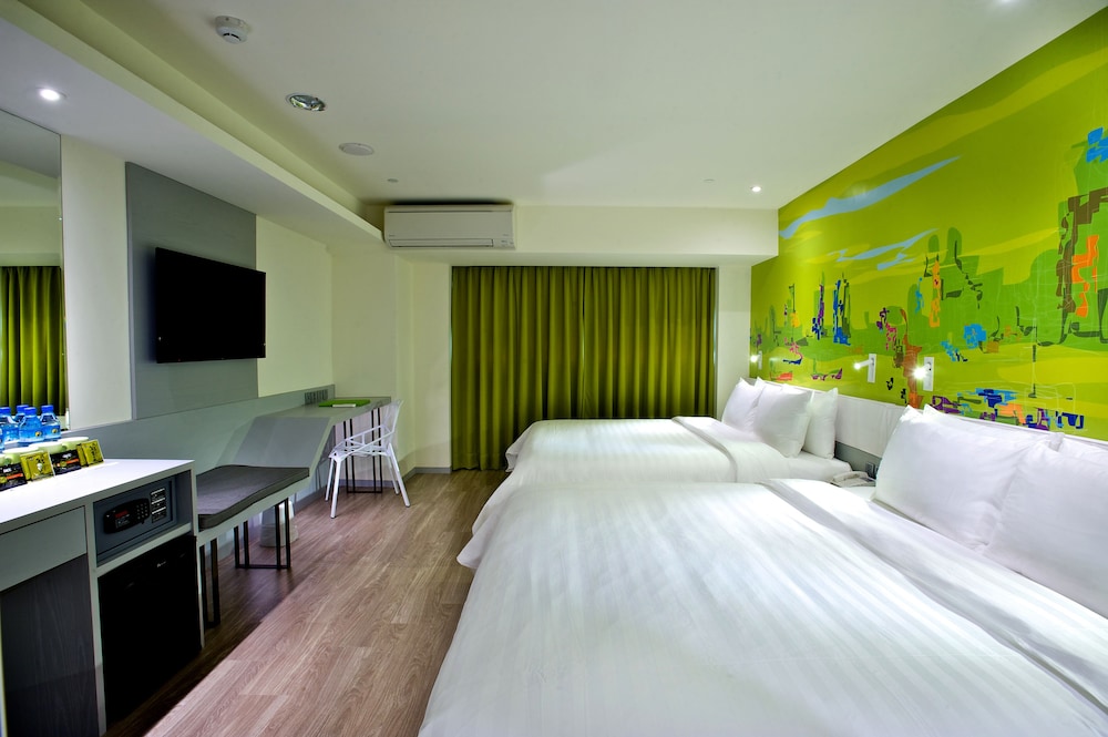 Fx Inn Kaohsiung Zhonghua Road Branch 16/56