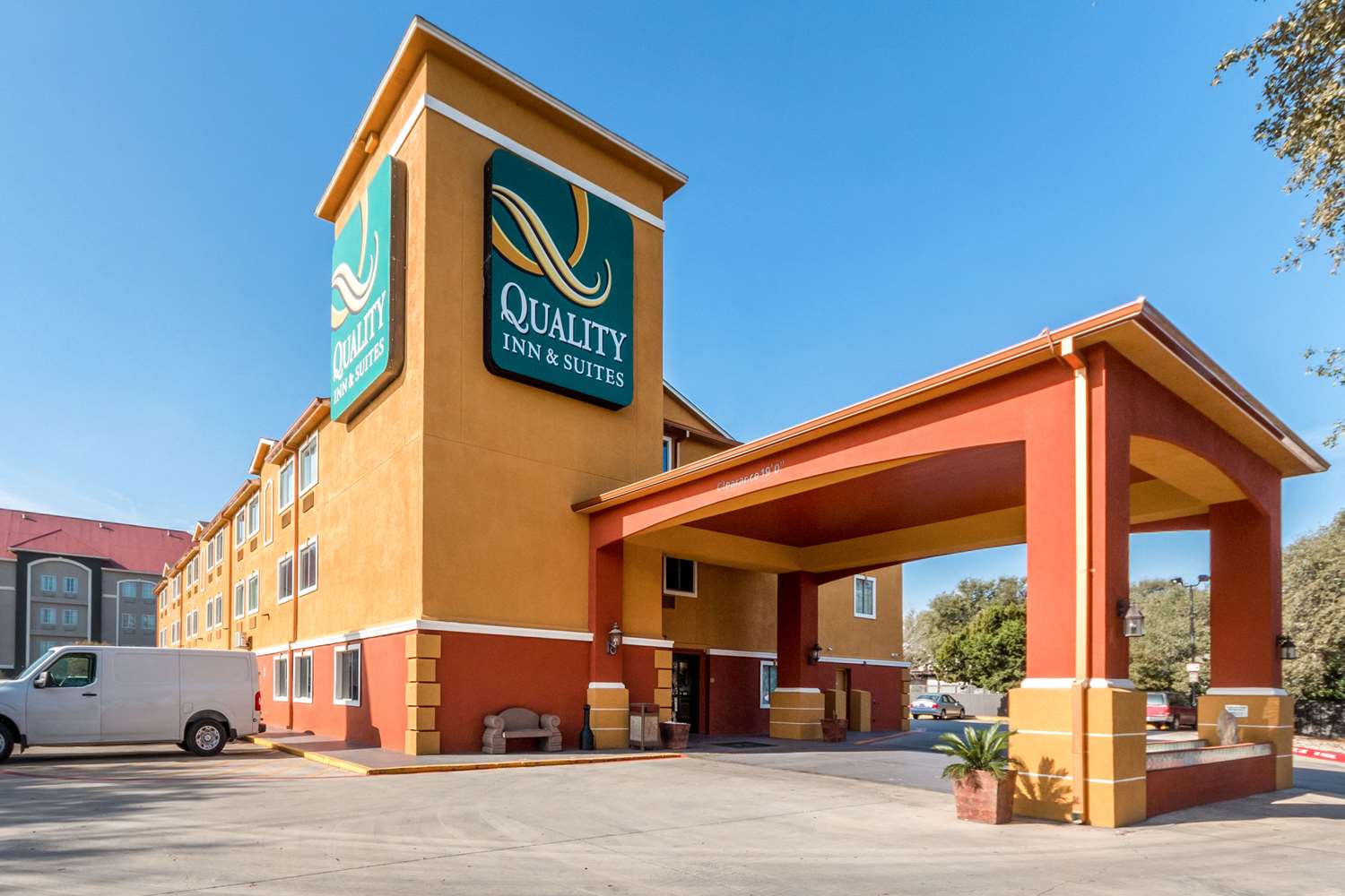 Quality Inn & Suites Seaworld North 40/42