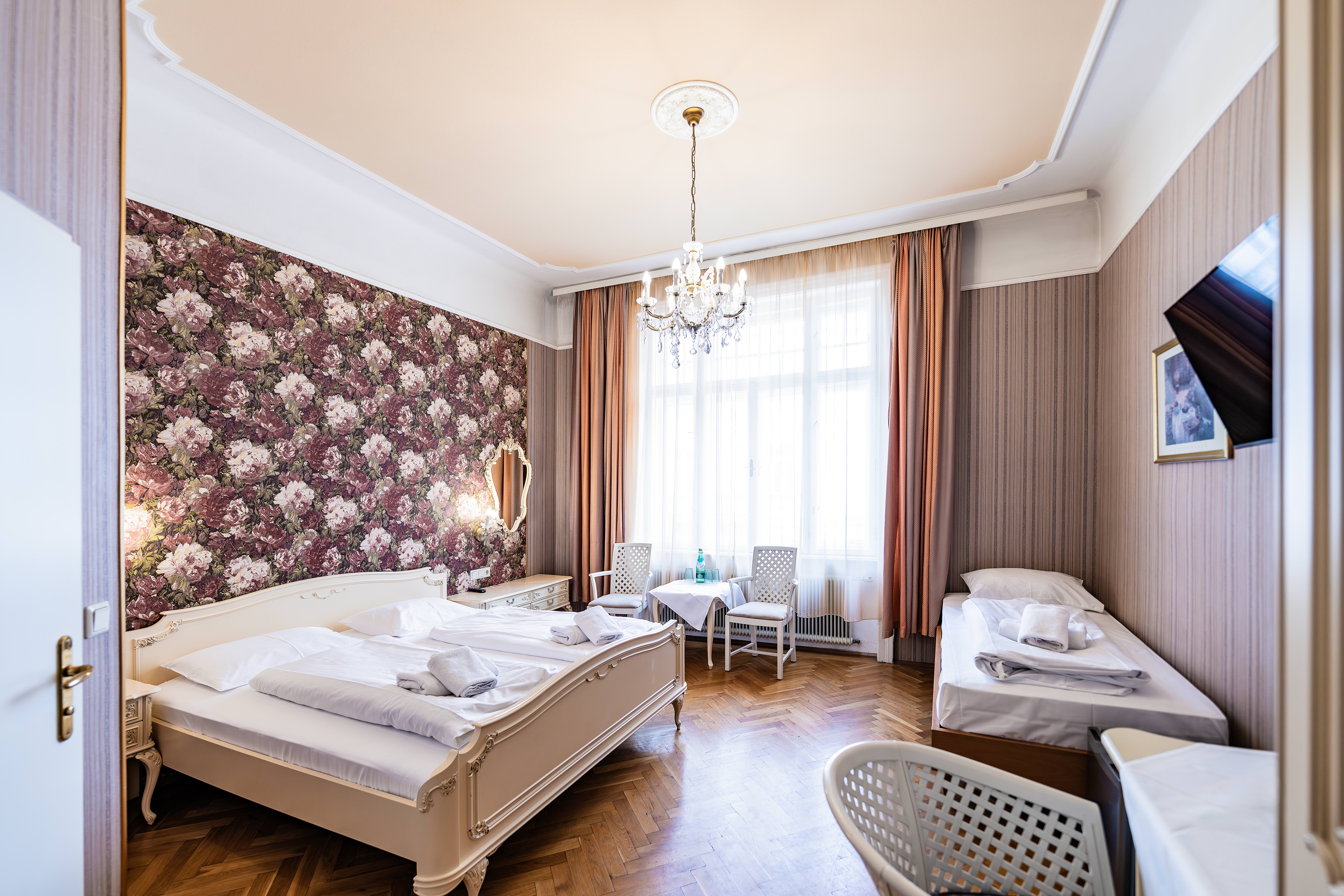 غرفة قياسية ثلاثية، Hotel Pension Baronesse 3/8