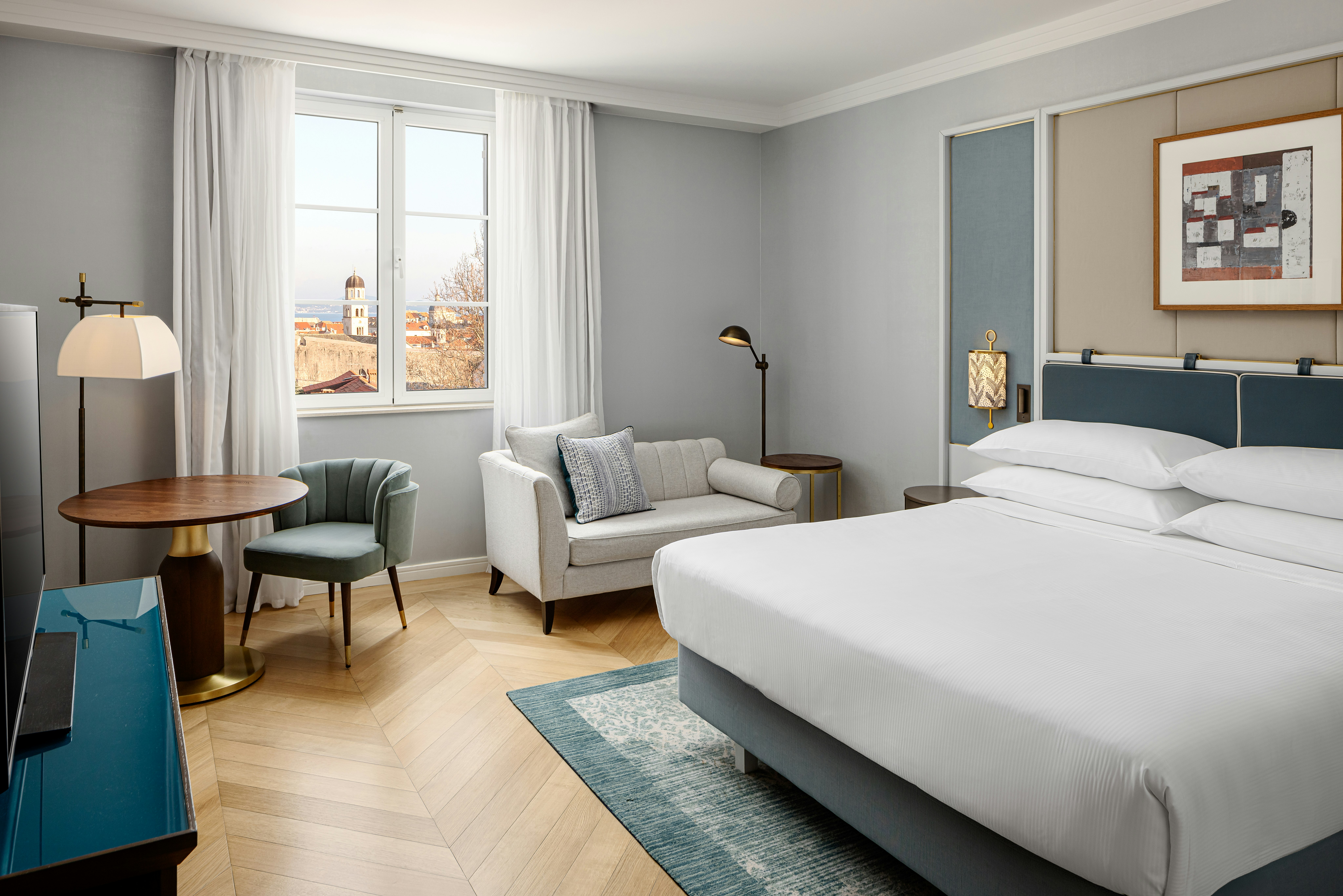 SUPERIOR, KING BED