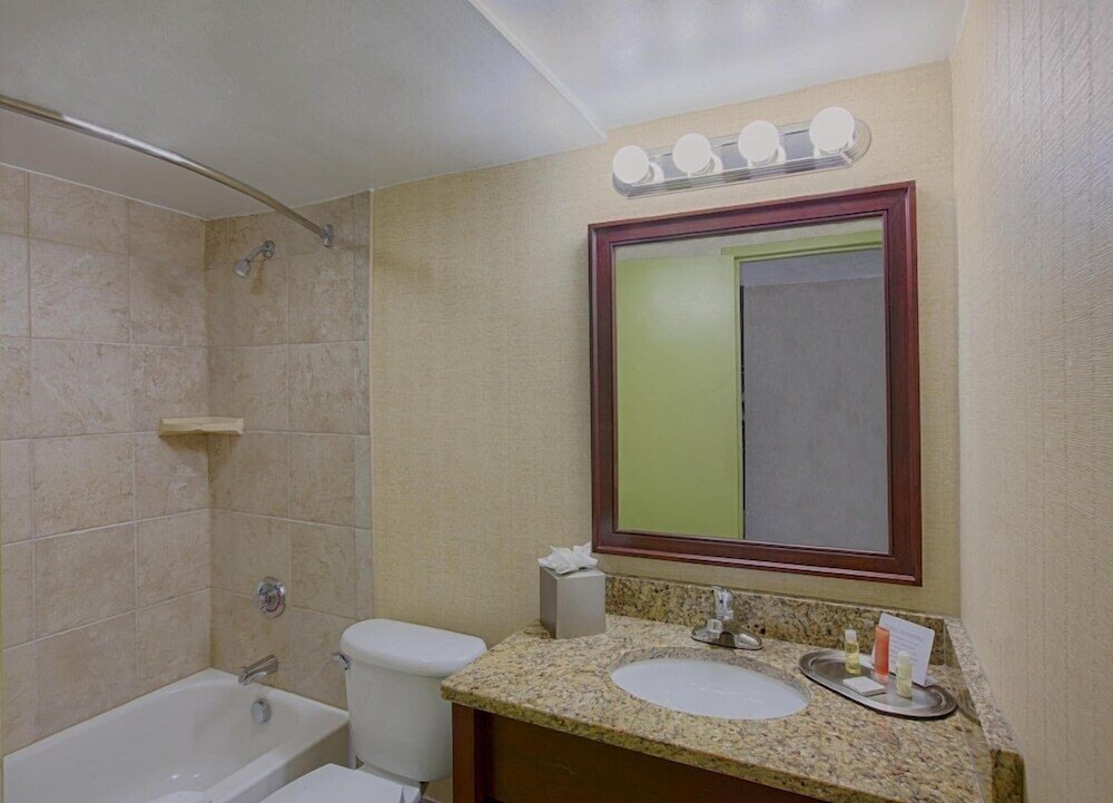 Beach Quarters Resort 48/50