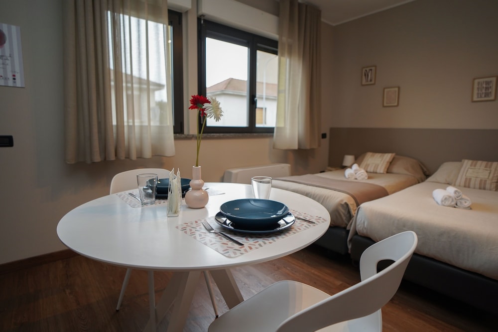 Expo Residence Rho 34/50