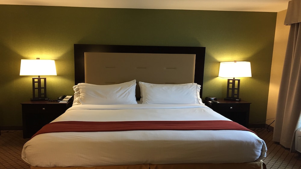 Suite, King Bed, Extra Floor Space, Sofa