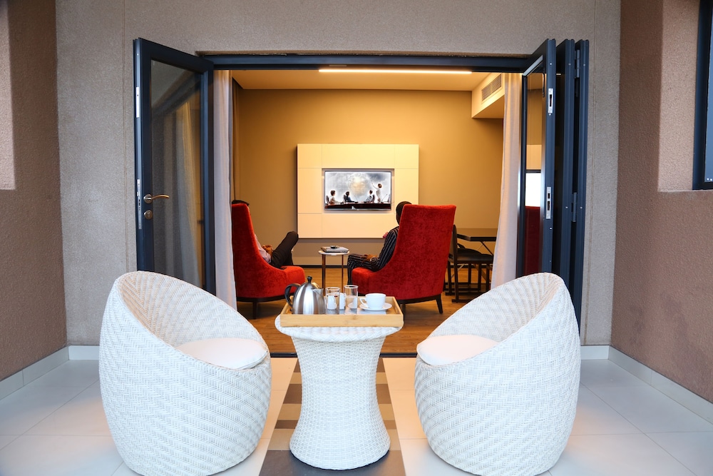 Room50two 20/62