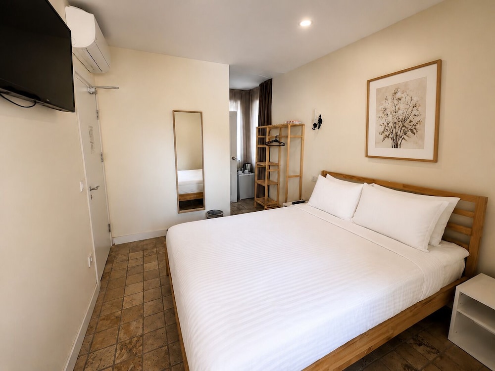 La Paloma Hotel 11/50