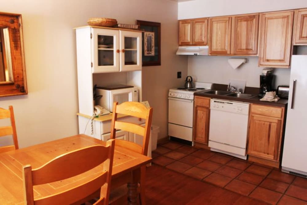 VACATION RENTALS BY BIG SKY RESORT 21/34