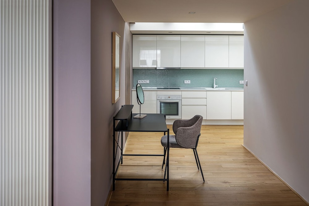 Empirent Apartments 43/50