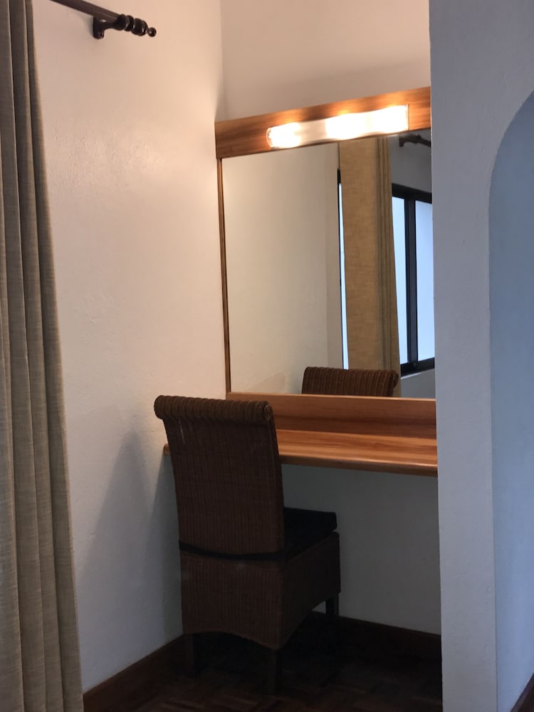 Sun Resort(M) 2/28