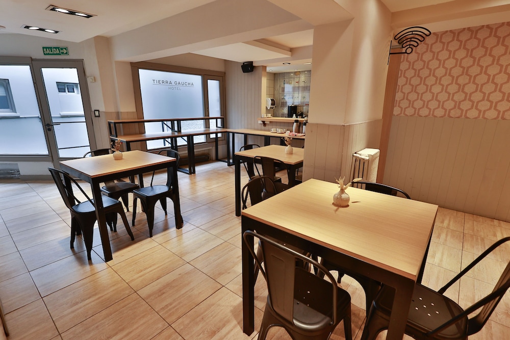 TIERRA GAUCHA HOSTEL 3 64/74