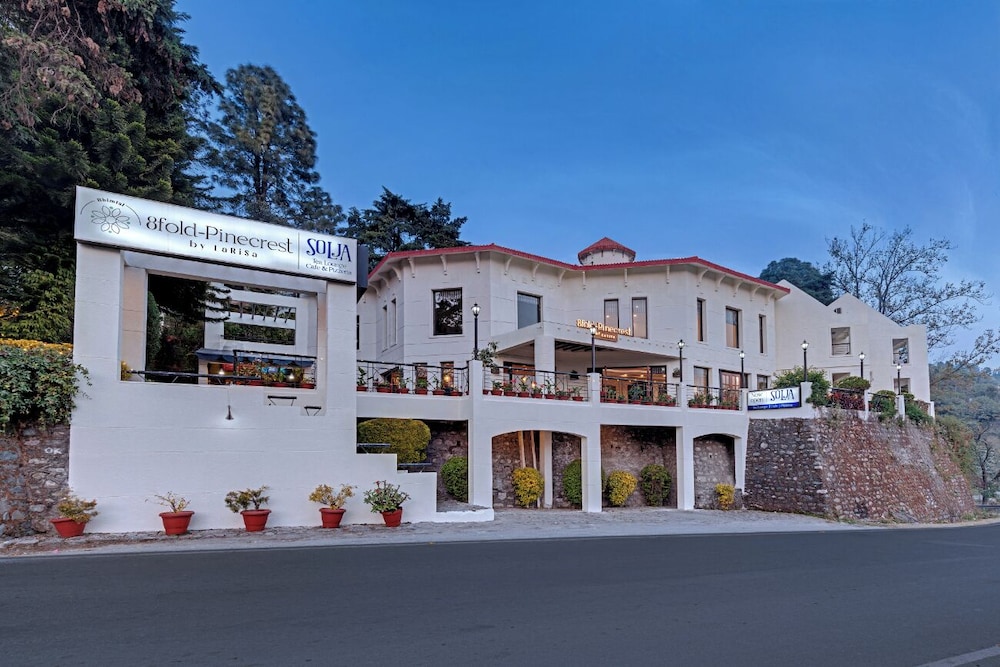 THE PINE CREST 2/64