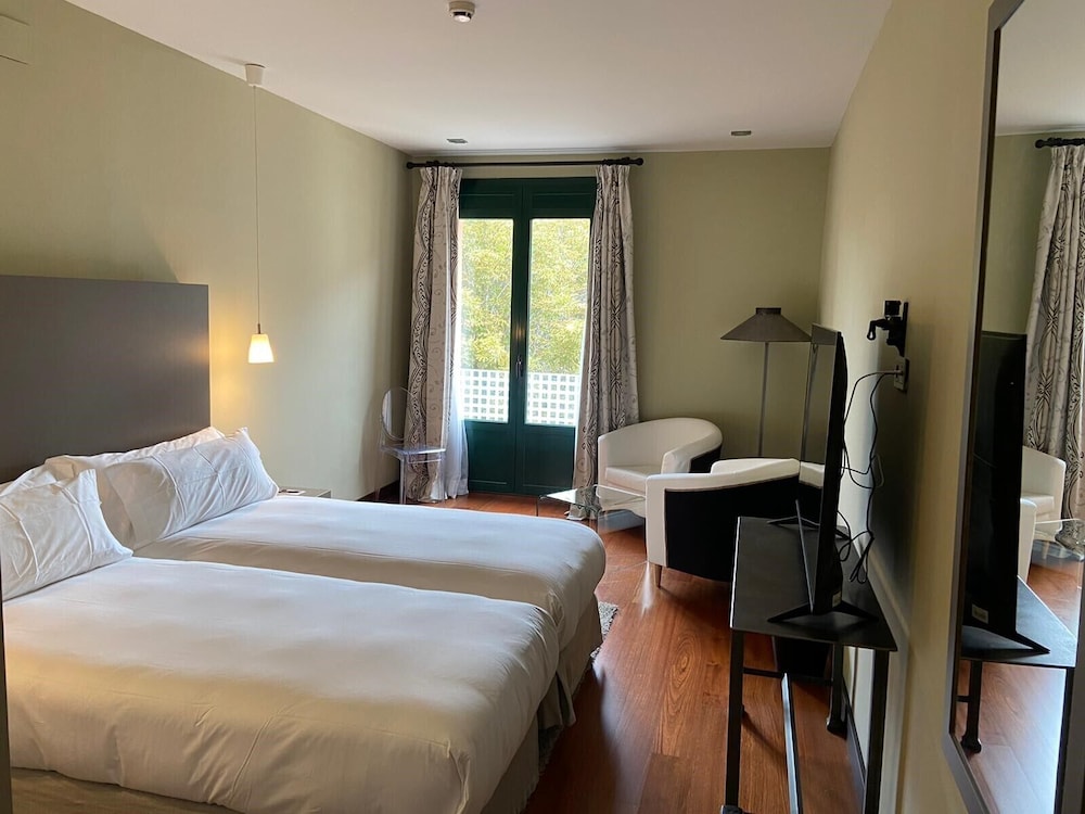 Hotel AR Isabel de Farnesio 18/47
