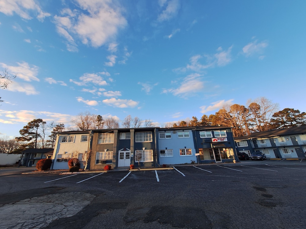 Budget Inn Roxboro 25/32