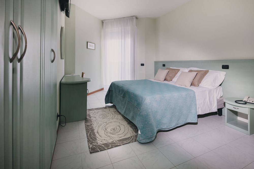 Hotel La Bussola 11/50
