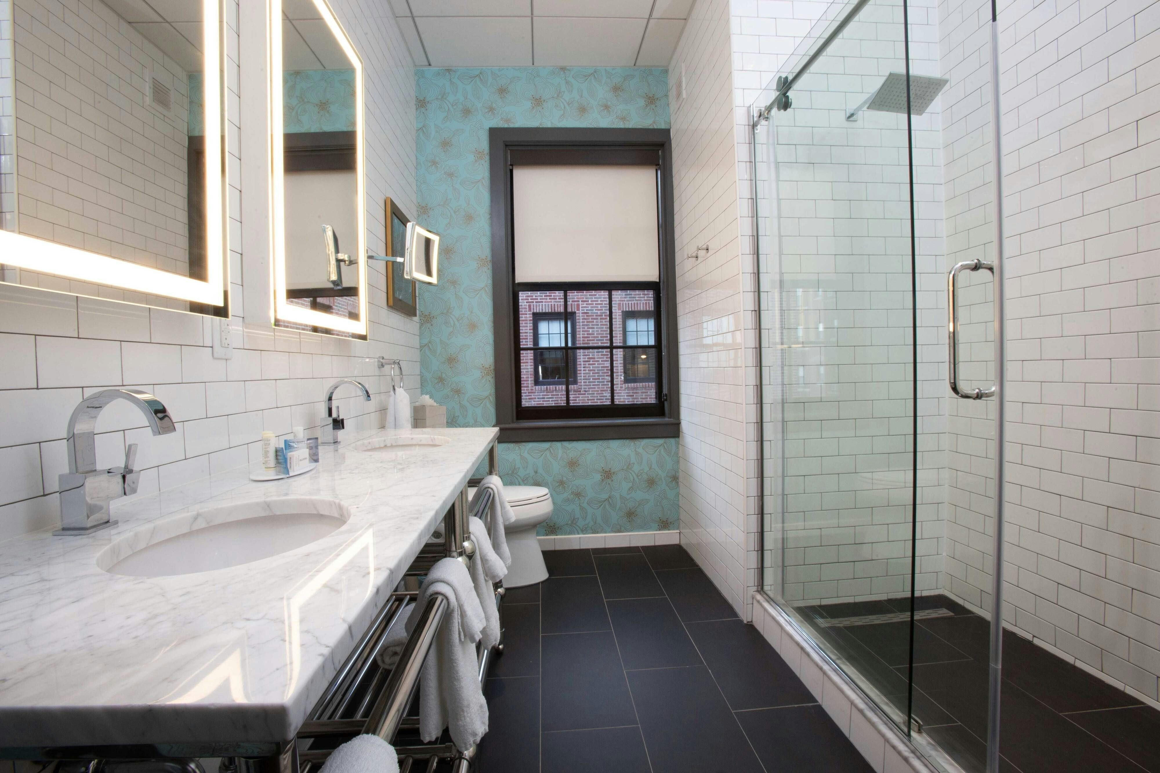 Fairfield Inn Suites By Marriott Philadelphia Downtown Center City 12/12