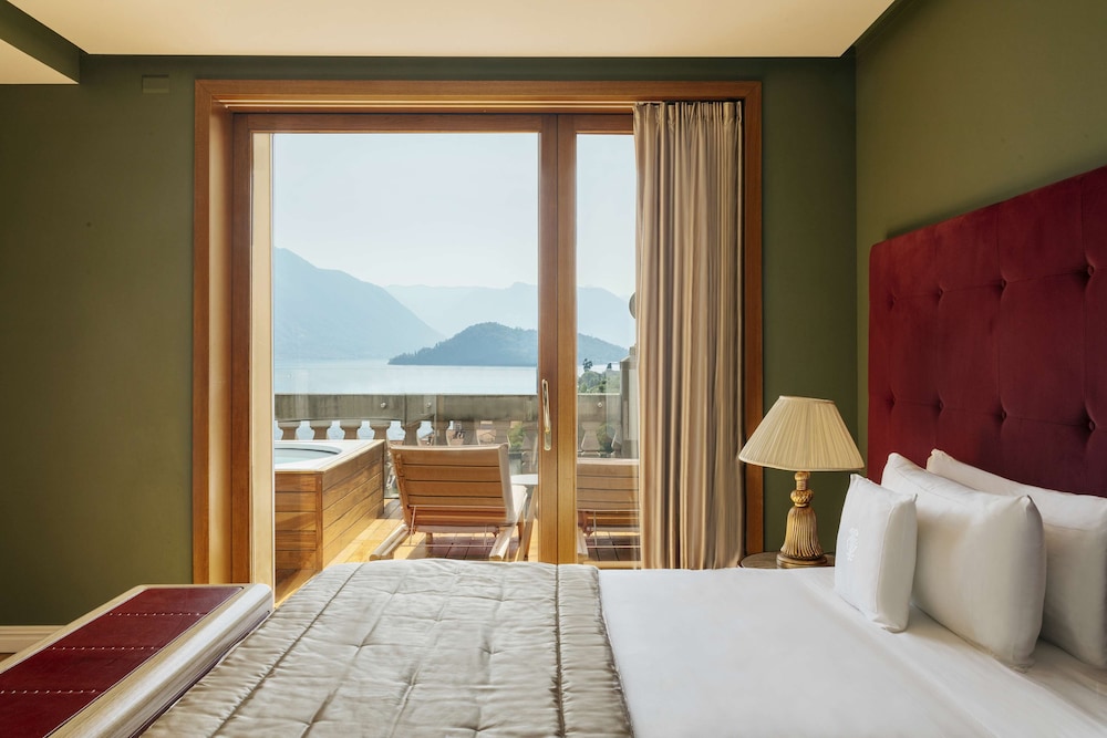 ROOF TOP, GRAND, SUITE