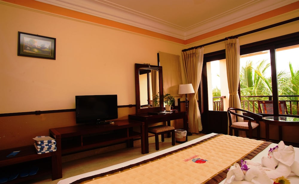 Golden Coast Resort And Spa 32/50