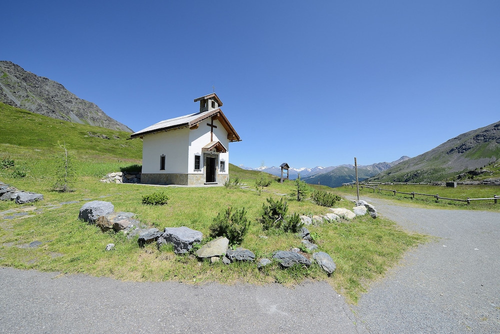 HOTEL INTERALPEN 66/74
