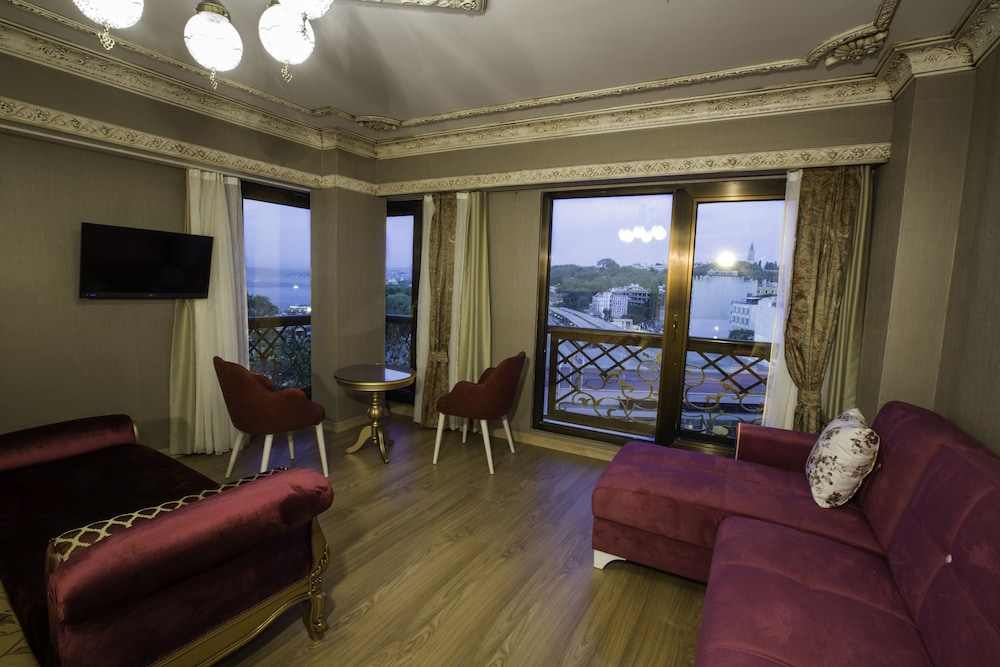 Phosphorion Hotel 20/46