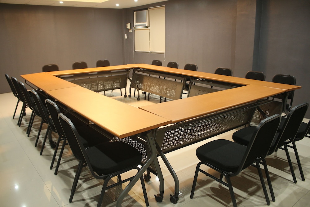 1A Express Hotel 38/40
