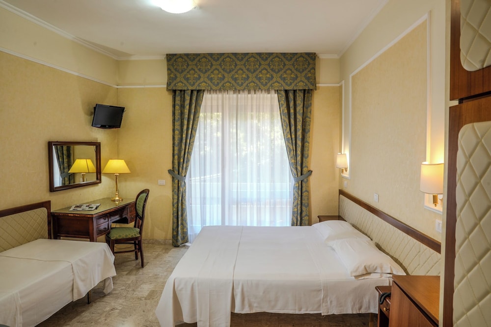 Mondial Park Hotel 13/50