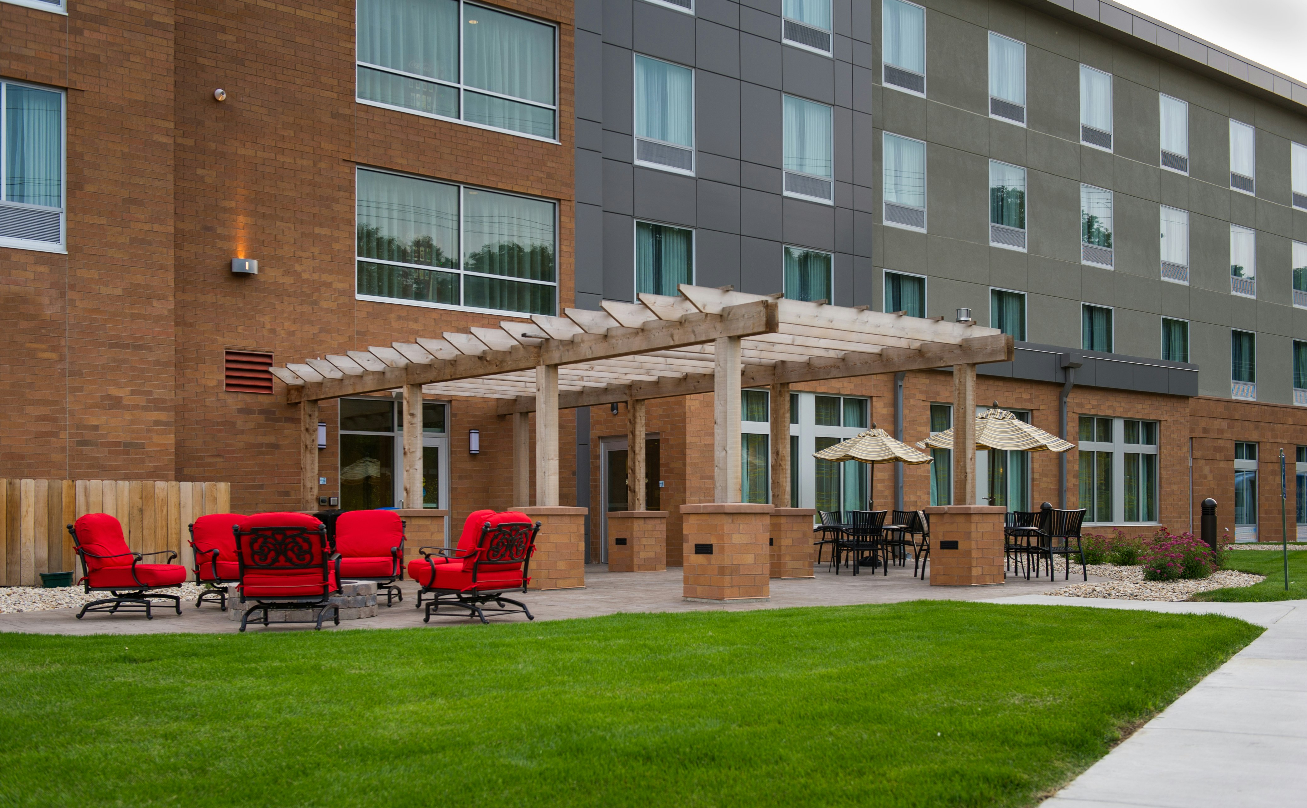 Holiday Inn Express Suites Madison Central 14/68