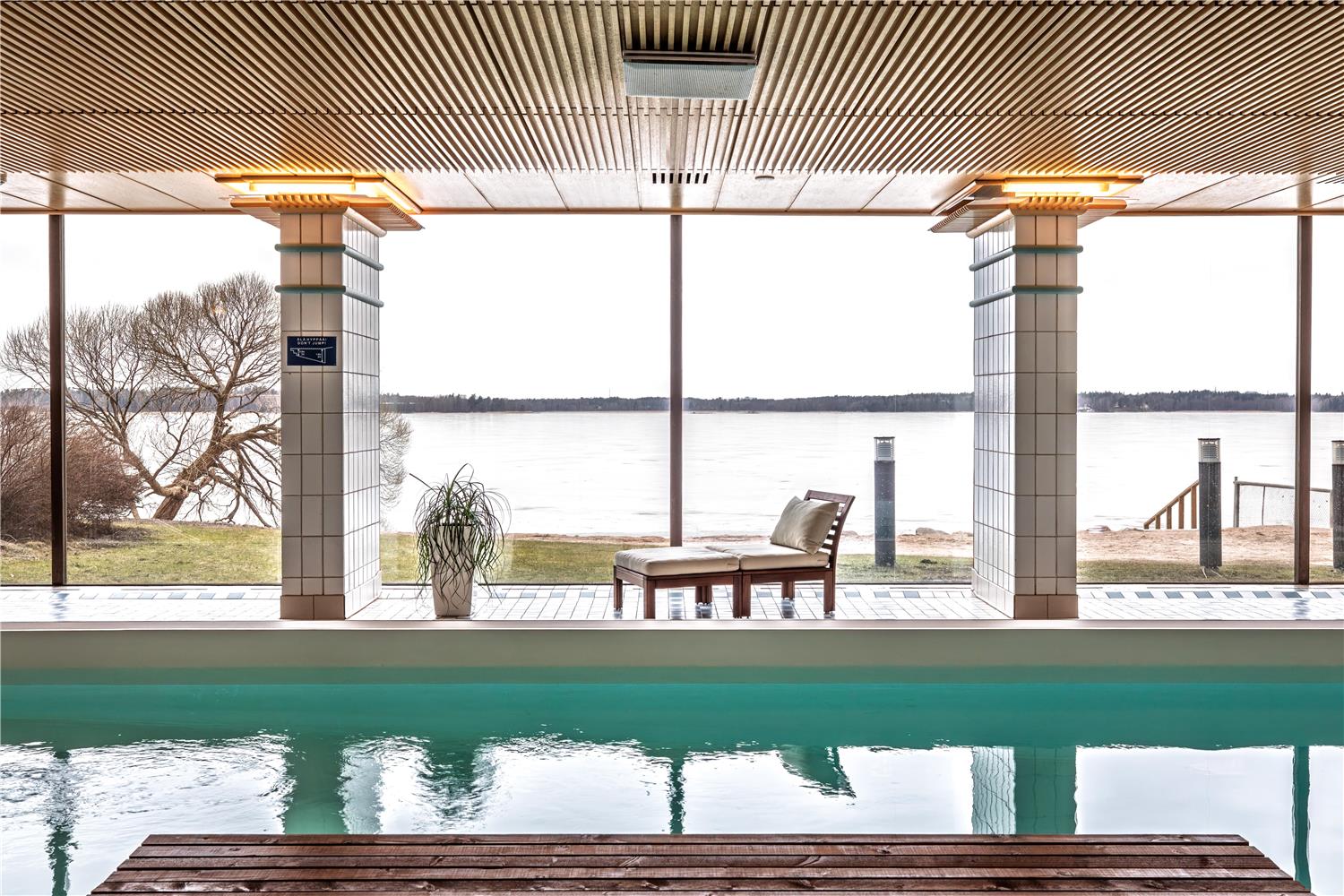 swimming pool spa