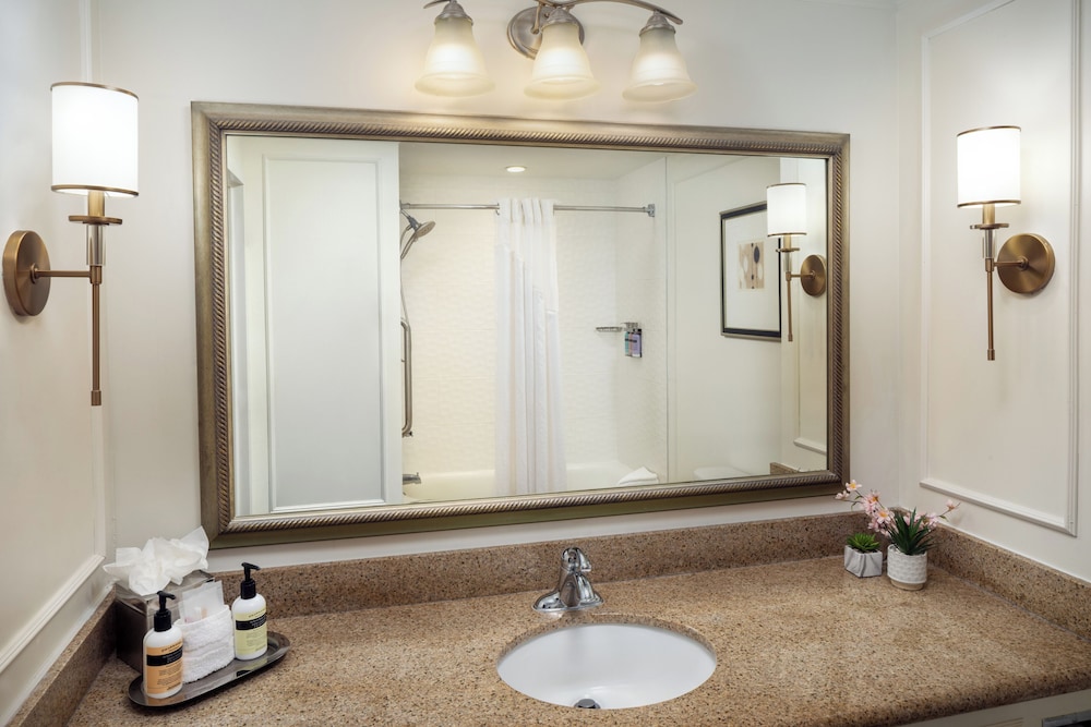 Holiday Inn Express Long Beach 63/63