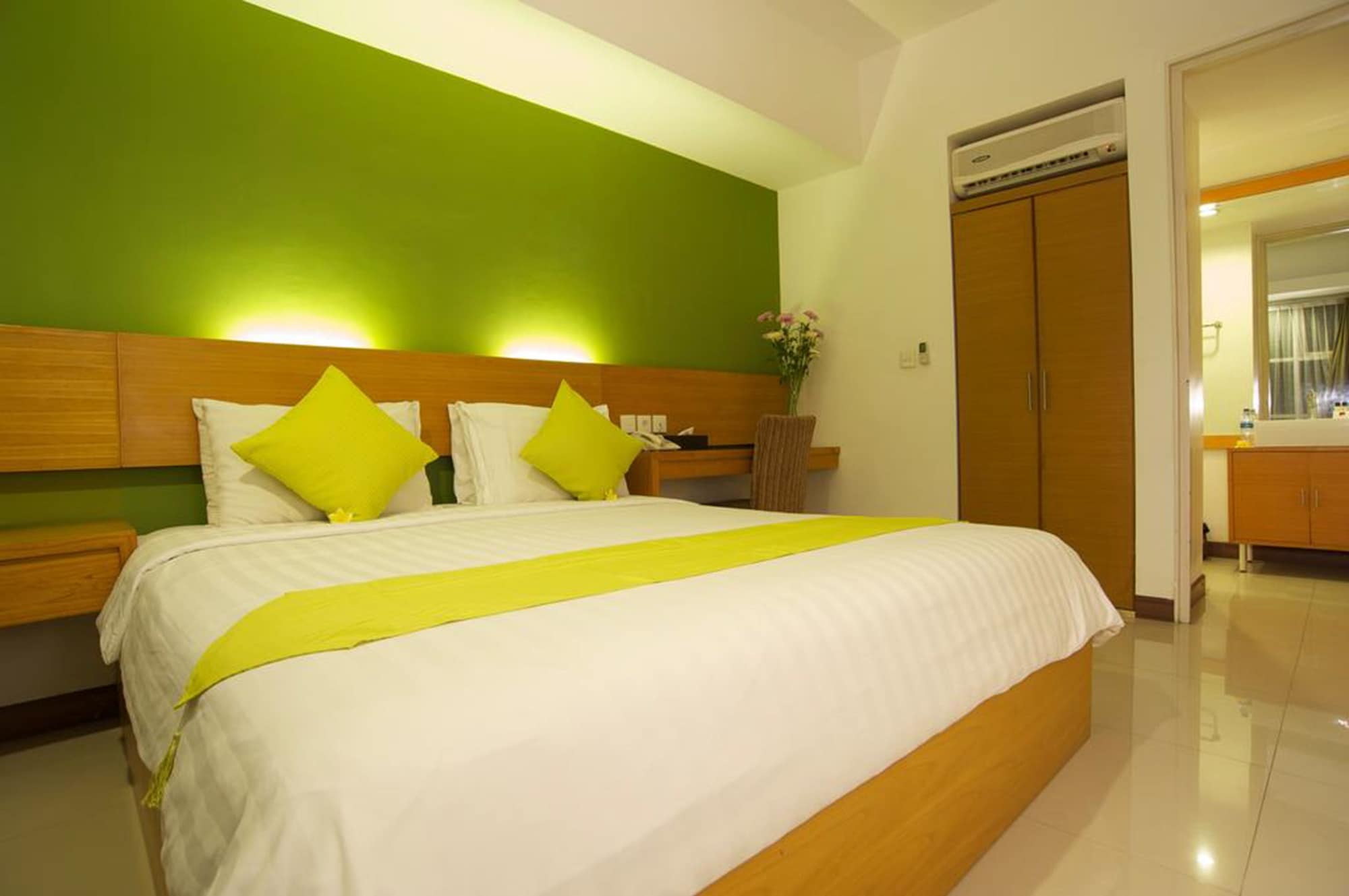 3 BEDROOMS, APARTMENT