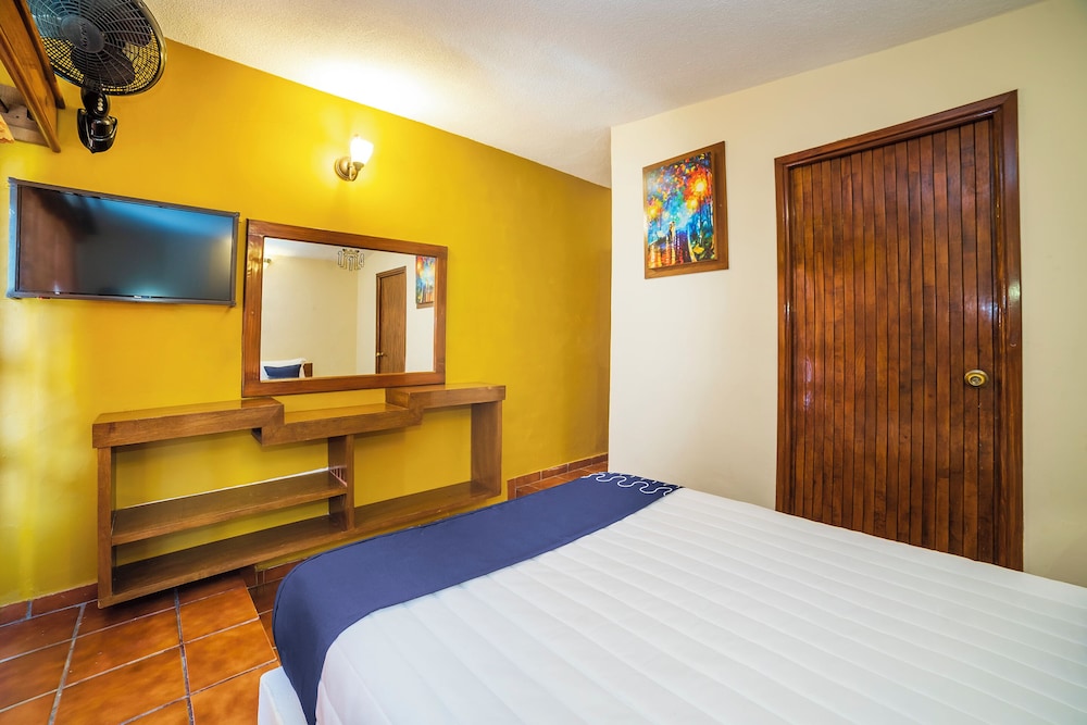 Capital O Hotel Casa Blanca 23/40