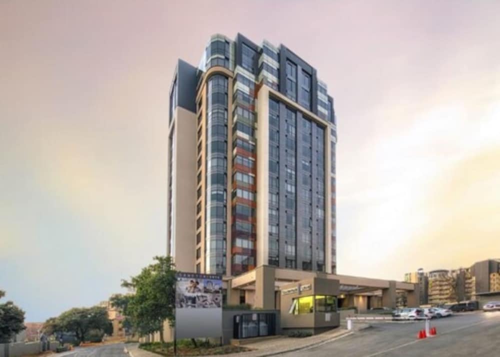 Sandton Skye Unit 702 2/50