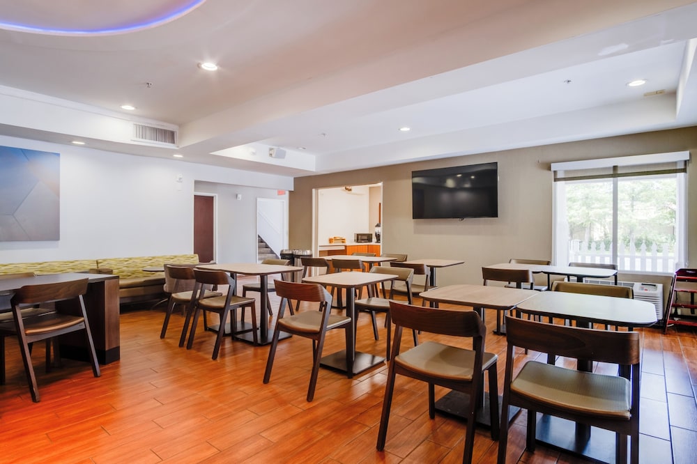 Country Inn & Suites by Radisson, Savannah Southside 62/67