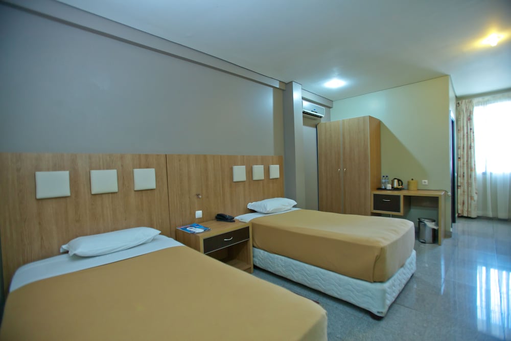 HOTEL MONTE CARLO 27/52