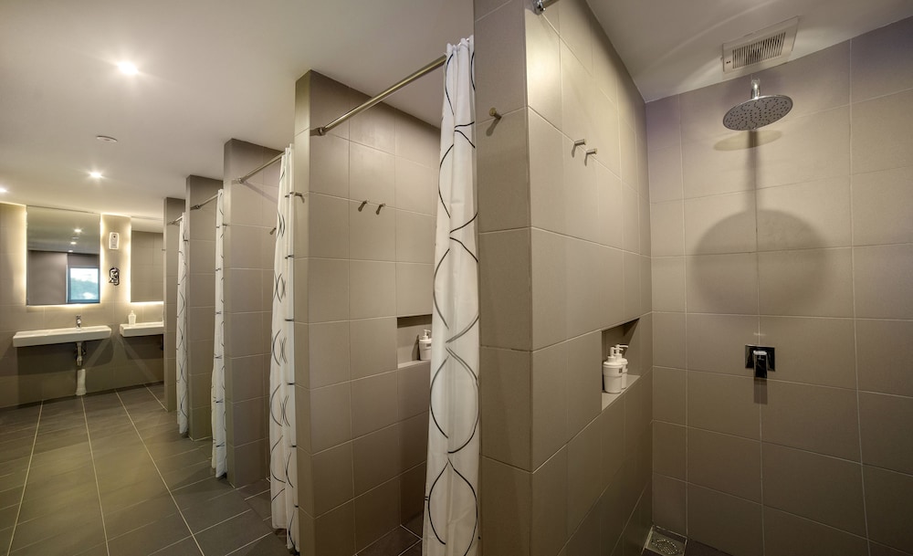 Riccarton Capsule Hotel 26/26
