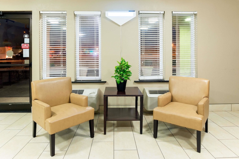 Super 8 by Wyndham Springfield East 25/30