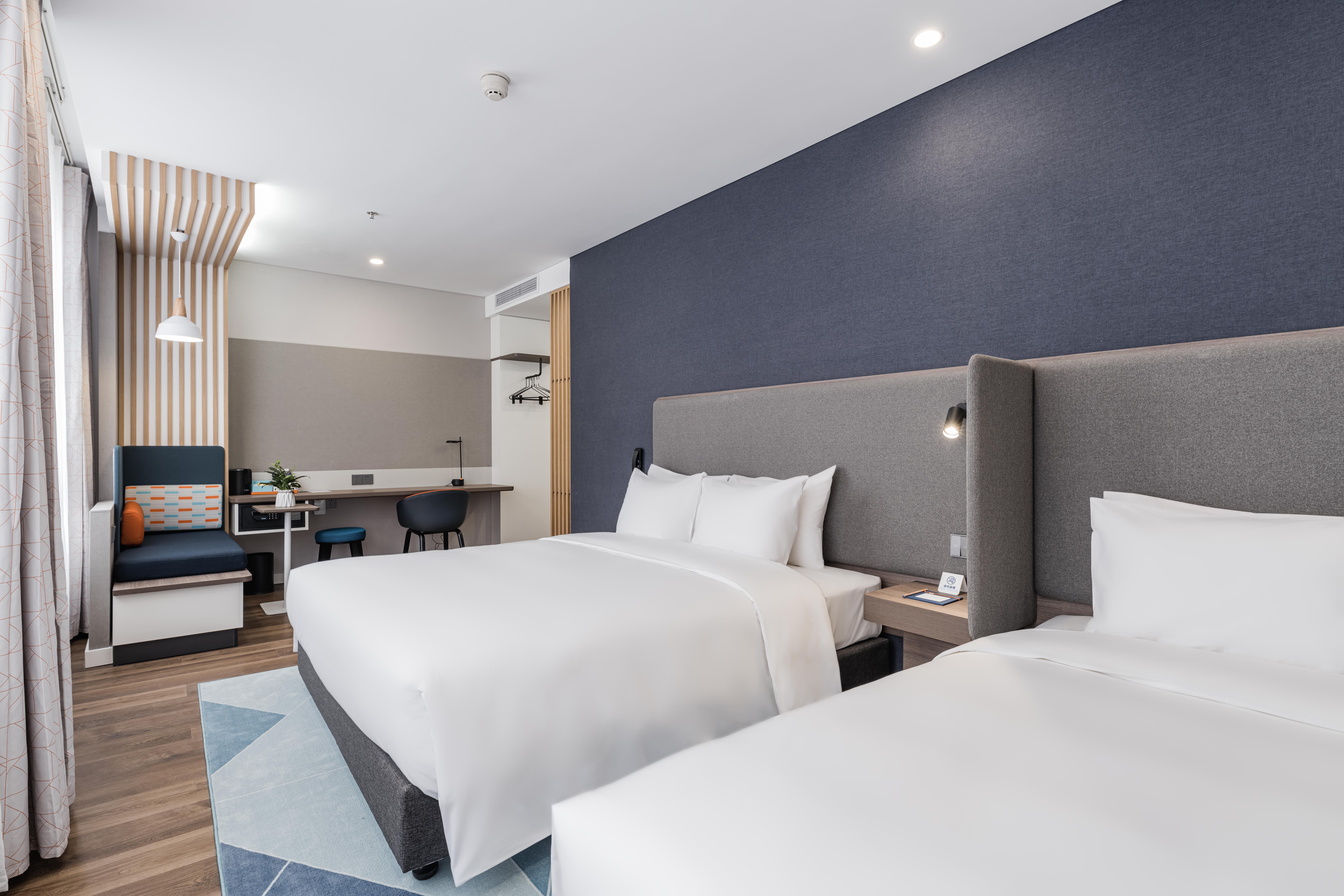 Suite, Single, 1 King and 1 Single Beds، Holiday Inn Express Shanghai Pudong Chuansha 3/5