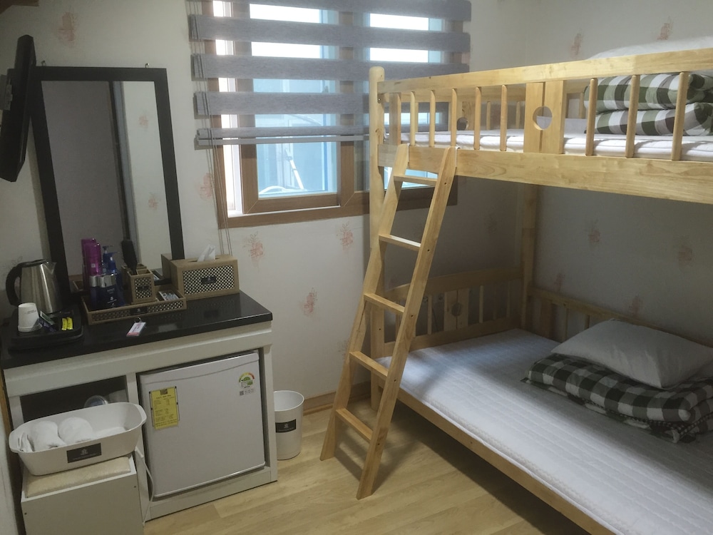 Dorcas Tourist Hostel 21/30