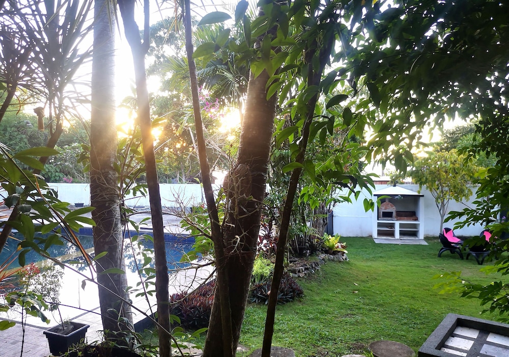 LA PERNELA BEACHFRONT RESORT 35/42
