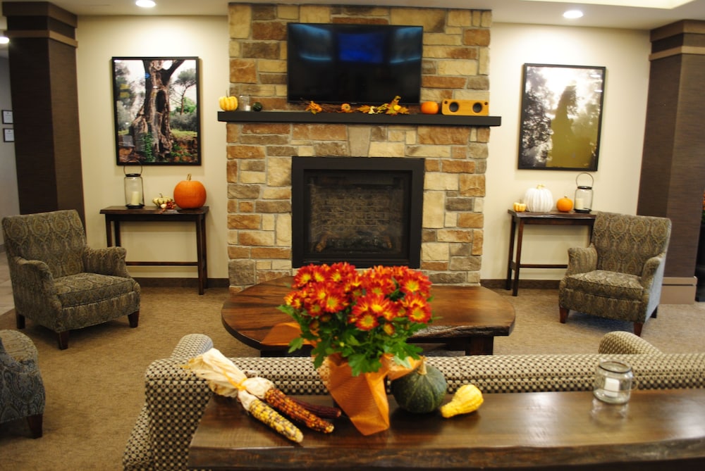 Days Inn & Suites By Wyndham Lindsay 28/43