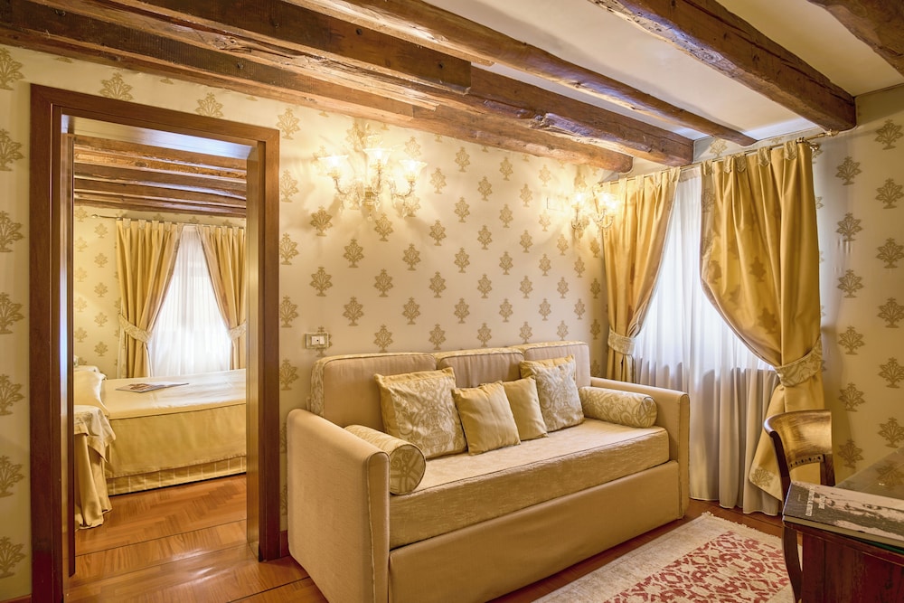 Palazzo Stern Hotel 66/88