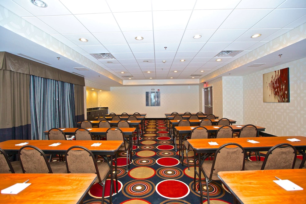 Hampton Inn Atlanta Mcdonough 40/44