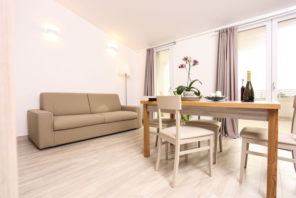 Alma Di Alghero Apartments 15/25