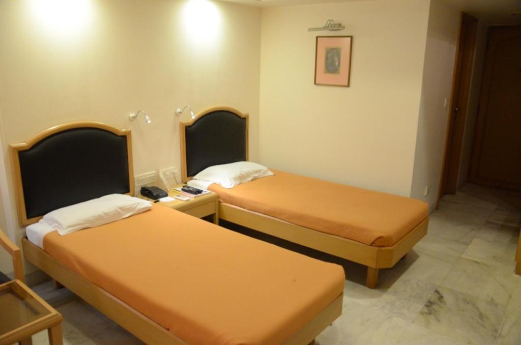 Hotel Yuvraj 16/35