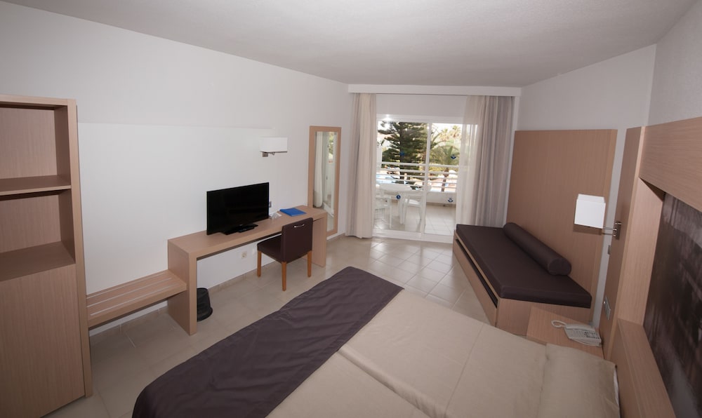 Eix Lagotel Holiday Resort 31/69